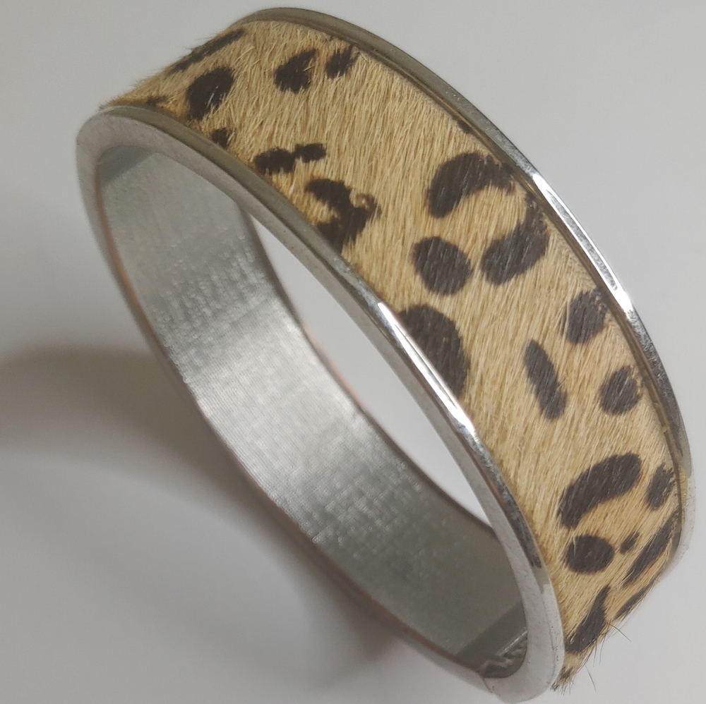 ✨4/$20✨ Leopard Print Furry Bracelet Plus Size